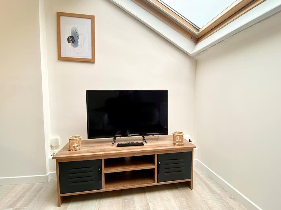 Newz4 - Centre-Ville - Tv - Wifi Calais Ngoại thất bức ảnh